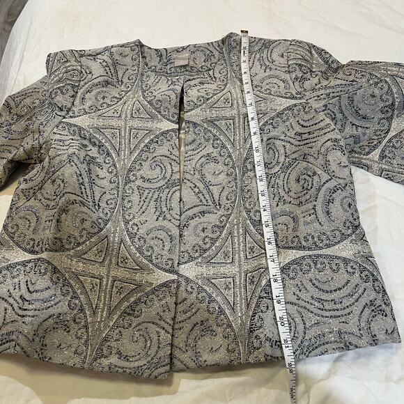 Chico's NWT Jacquard Jacket Convertible Faux Fur Cuff Cream Silver size 1P 8-10P - Picture 8 of 13